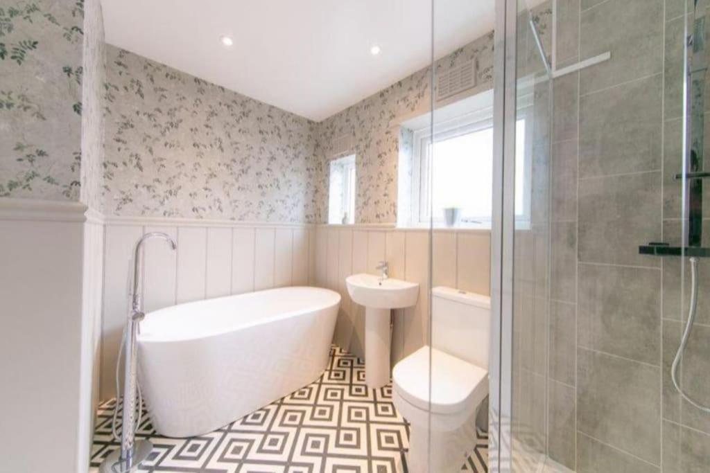 Recently Refurbished Home. Poulton-le-Fylde Kültér fotó